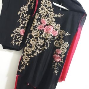 Full three piece dress wth embroidery